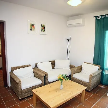 Ideal Aparthotel 3*